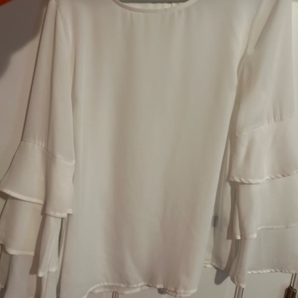 Liz Claiborne Cream Ruffled Sleeve Blouse